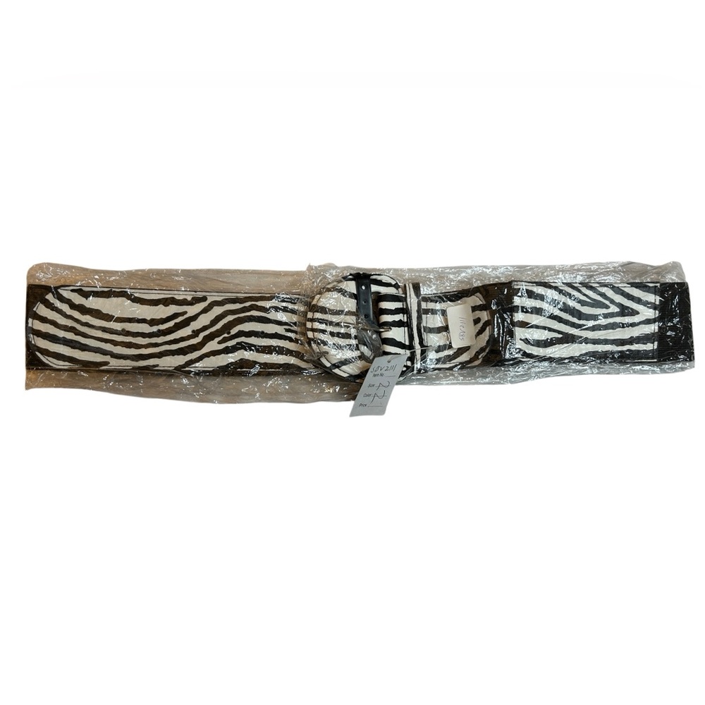 NIB Zebra Print Waist Belt XL 42” Circle Buckle Animal Print Statement Accessory